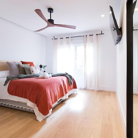 Amplio Y Moderno Apartamento Con Tarima Refrescante By Staynnapartments Билбао Екстериор снимка