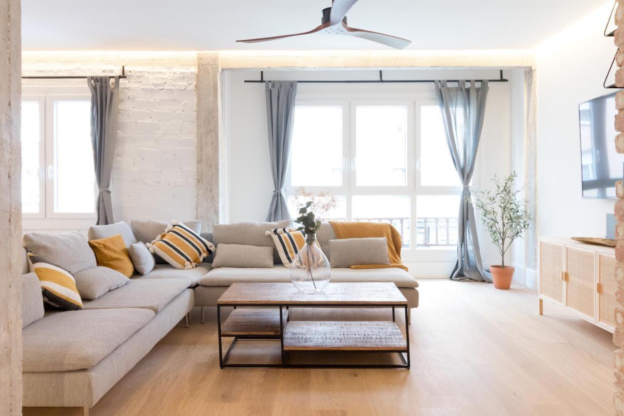 Amplio Y Moderno Apartamento Con Tarima Refrescante By Staynnapartments Билбао Екстериор снимка
