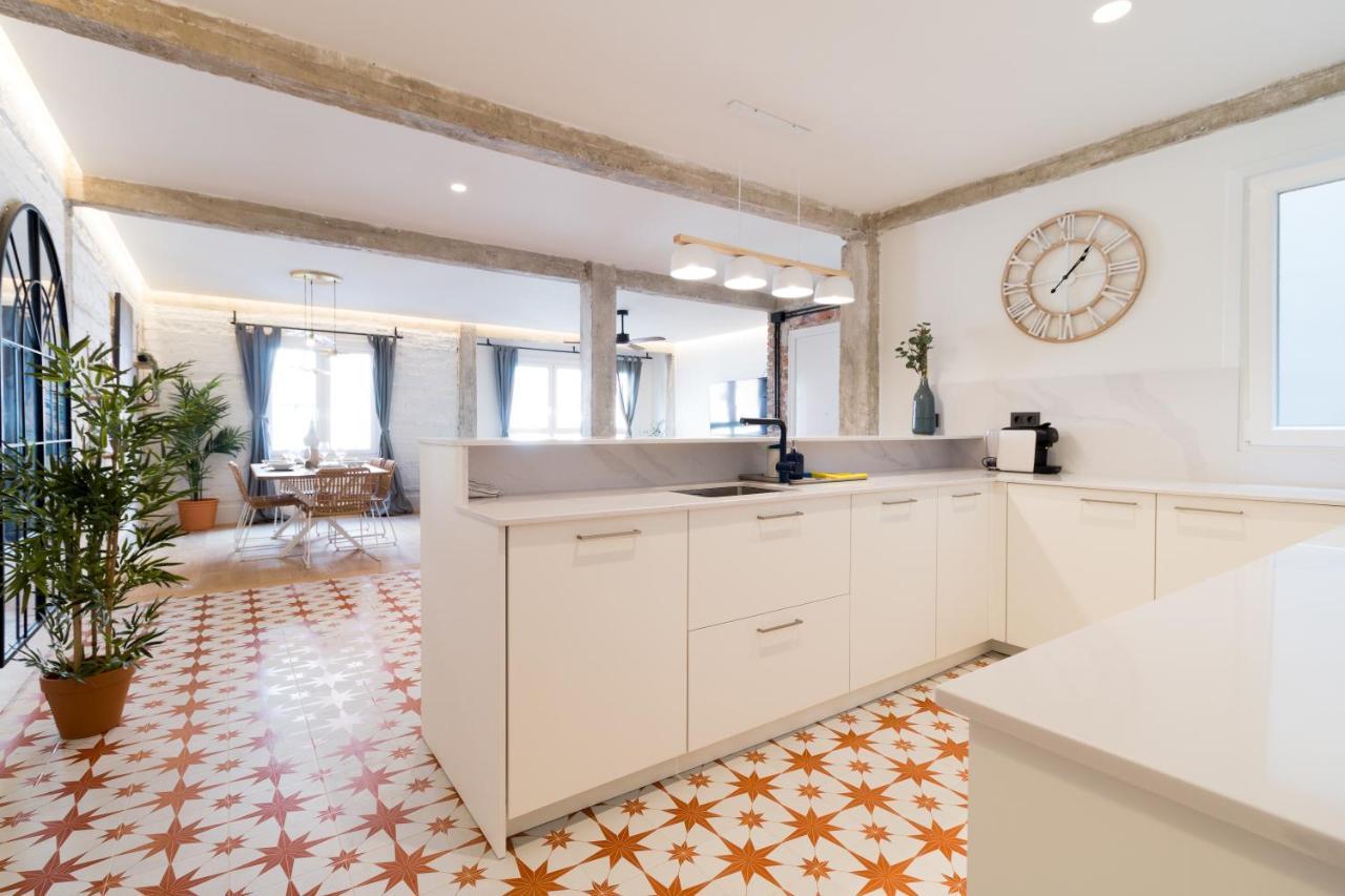 Amplio Y Moderno Apartamento Con Tarima Refrescante By Staynnapartments Билбао Екстериор снимка